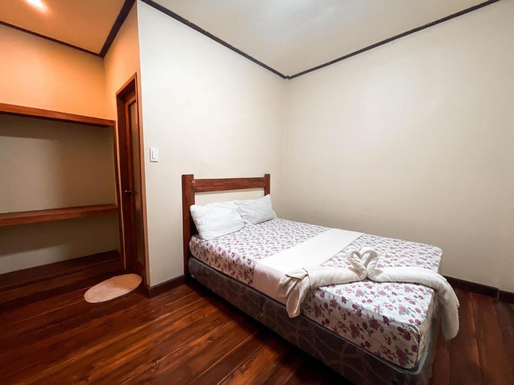 Novie'S Tourist Inn El Nido Eksteriør bilde