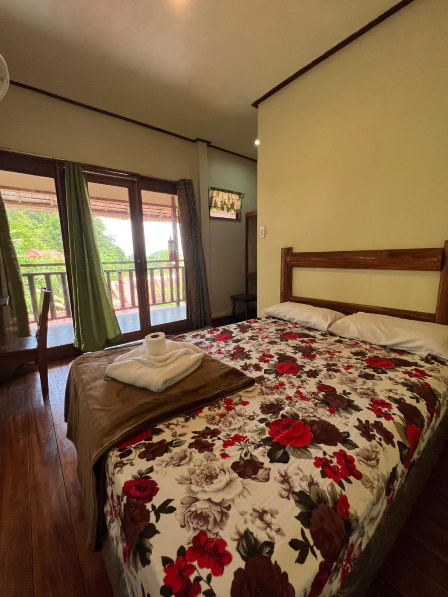 Novie'S Tourist Inn El Nido Eksteriør bilde