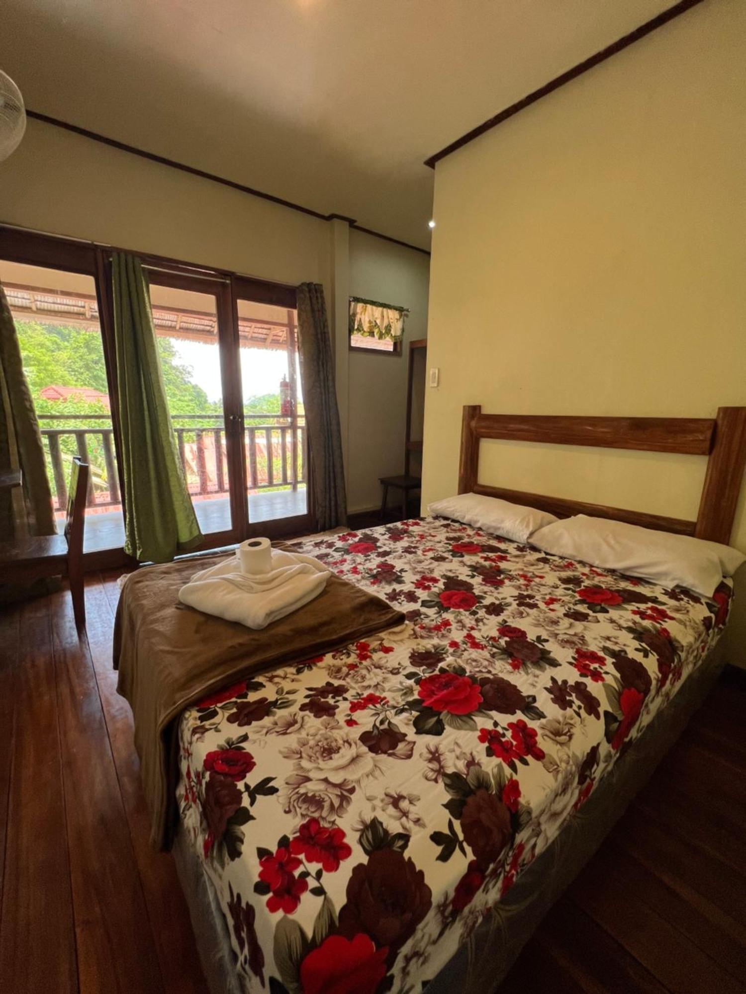 Novie'S Tourist Inn El Nido Eksteriør bilde